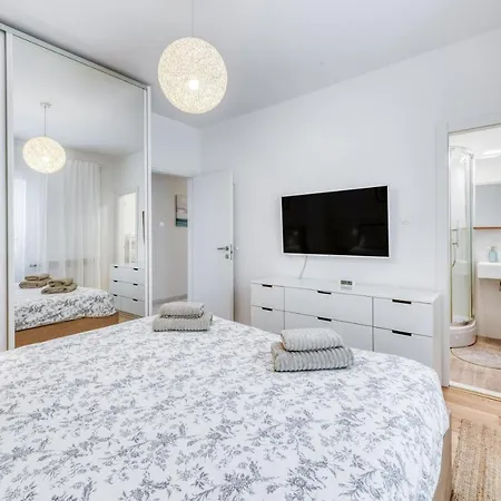 New - Peaceful 3br - Private Pool * Мокошица